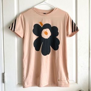 Marimekko X adidas flower tee shirt sizeM